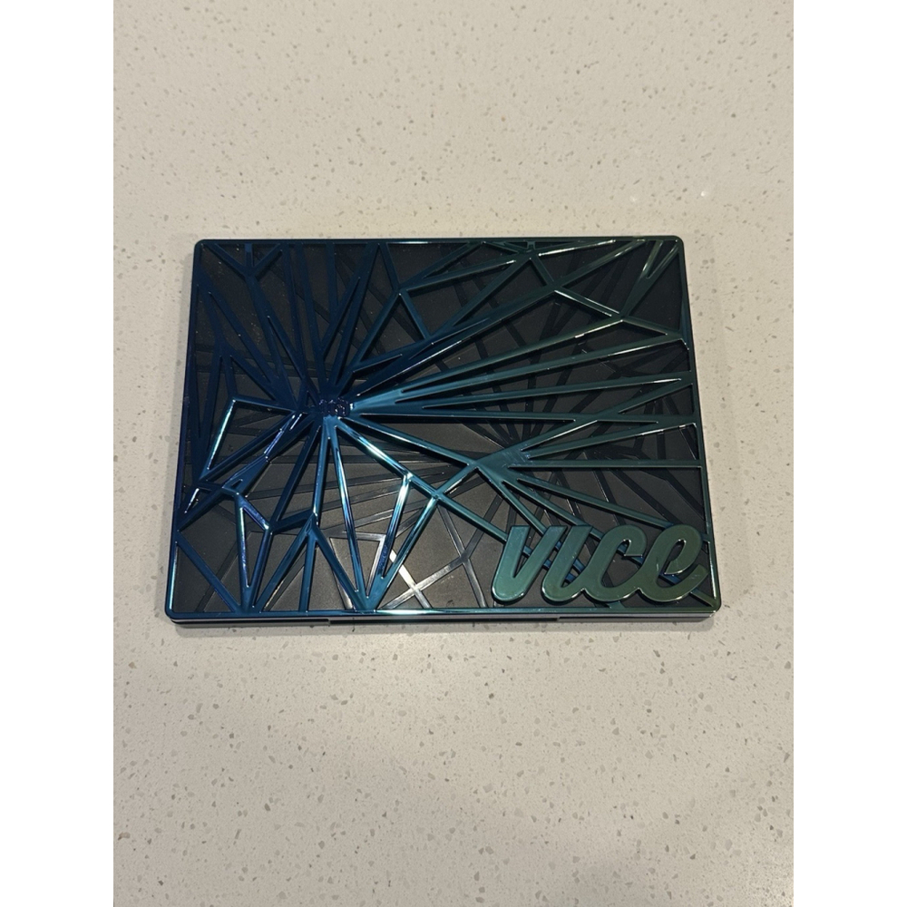 URBAN DECAY VICE 4 Palette 20 Eye Shadow with Case New in Box